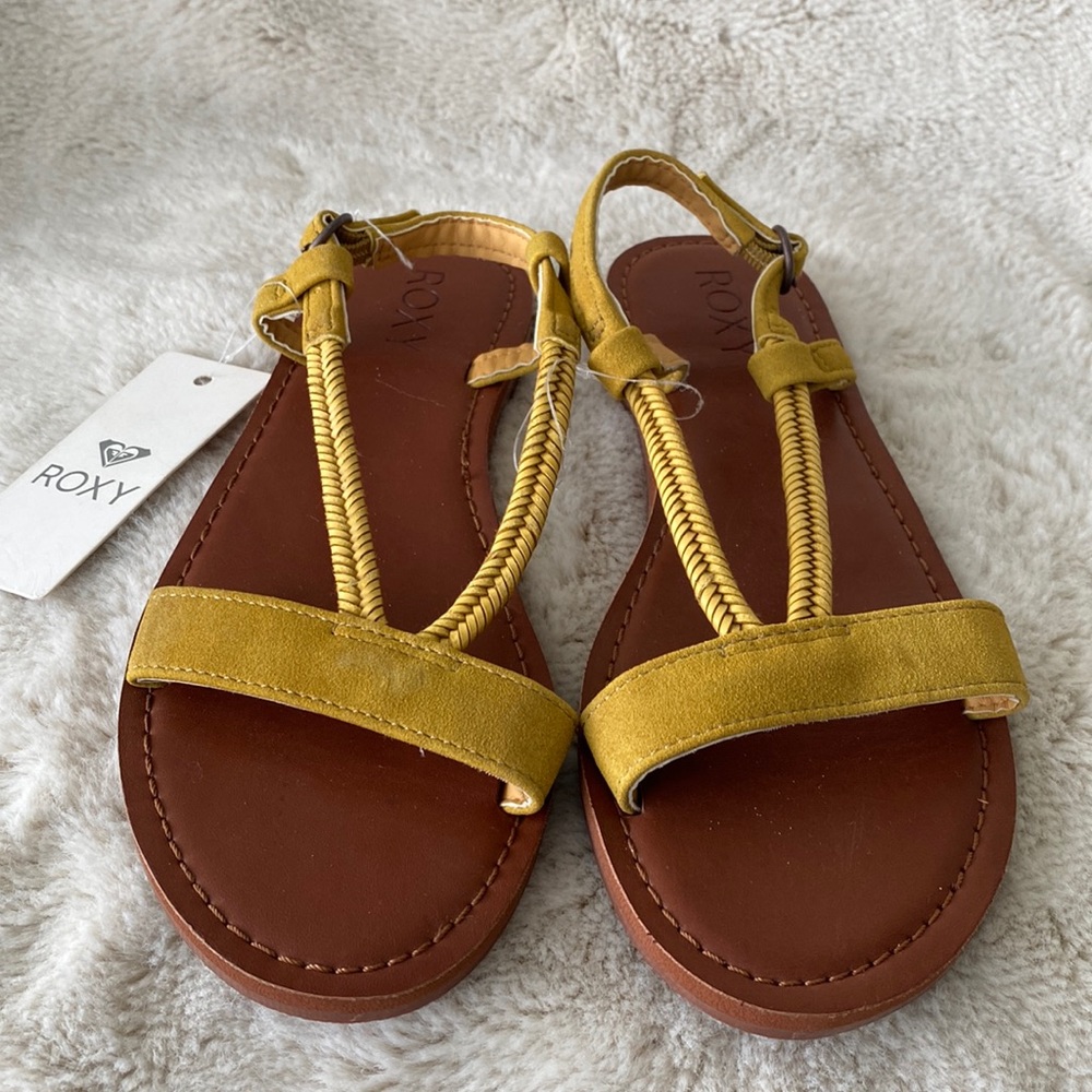 Roxy Sandal NWT